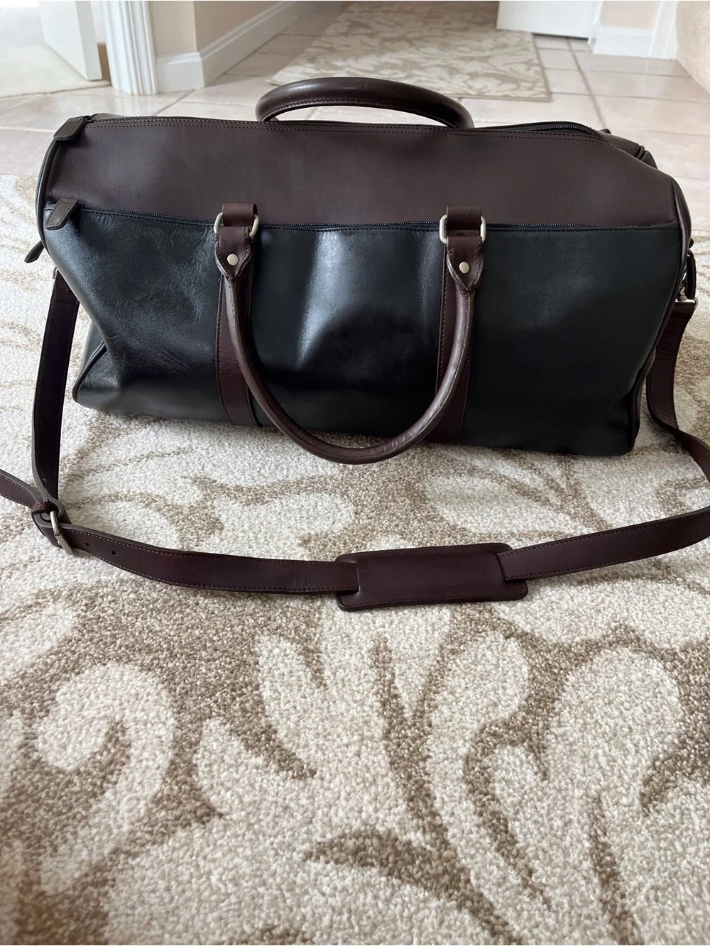 Men's Two-Tone Leather Weekender Bag in Black and Dark Brown